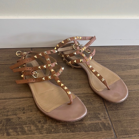 Valentino Rockstud Sandals in Tan - Picture 2 of 3